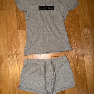 Calvin Klein Women’s Gray Set